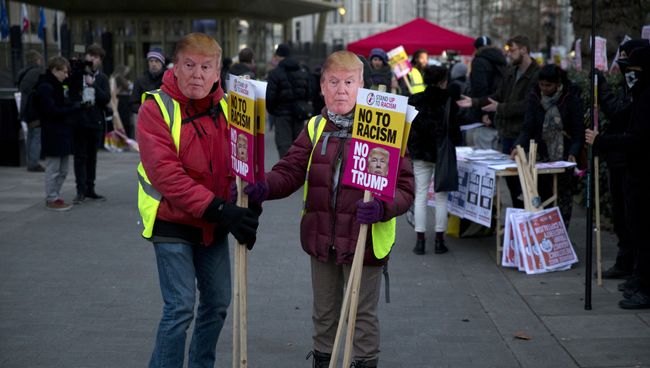 Участники акции протеста в Лондоне. Архивное фото Участники акции протеста в Лондоне. Архивное фото