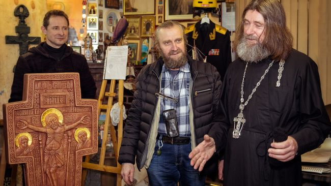 Крест, который Федор Конюхов намерен установить на дне Марианской впадины Крест, который Федор Конюхов намерен установить на дне Марианской впадины