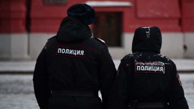 Сотрудники полиции Сотрудники полиции