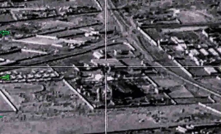Уничтожение объектов террористов ударом самолета Ту-22М3 ВКС России в сирийской провинции Дейр-Эз-Зор