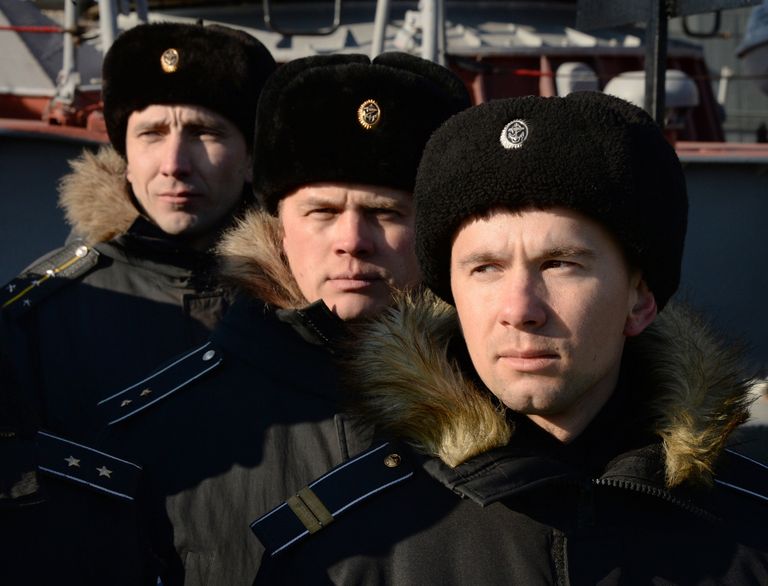 Моряки-подводники на торжественной церемонии ввода в боевой строй Тихоокеанского флота подводной лодки Комсомольск-на-Амуре проекта 877 Палтус после ремонта и модернизации Моряки-подводники на торжественной церемонии ввода в боевой строй Тихоокеанского флота подводной лодки Комсомольск-на-Амуре проекта 877 Палтус после ремонта и модернизации