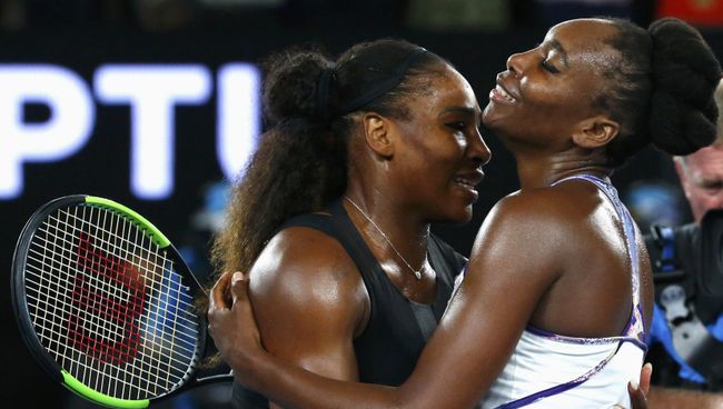 Сестры Вильямс после финального поединка Australian Open в 2017 году Сестры Вильямс после финального поединка Australian Open в 2017 году