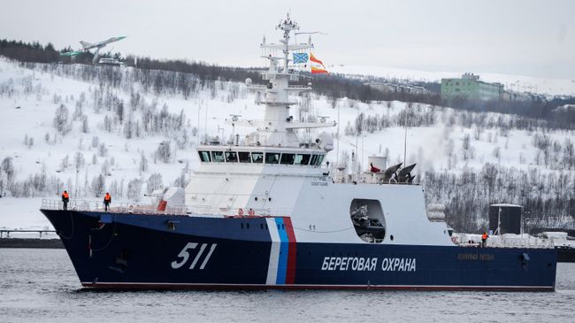 Встреча пограничного сторожевого корабля Полярная звезда в Мурманске. Архивное фото Встреча пограничного сторожевого корабля Полярная звезда в Мурманске. Архивное фото