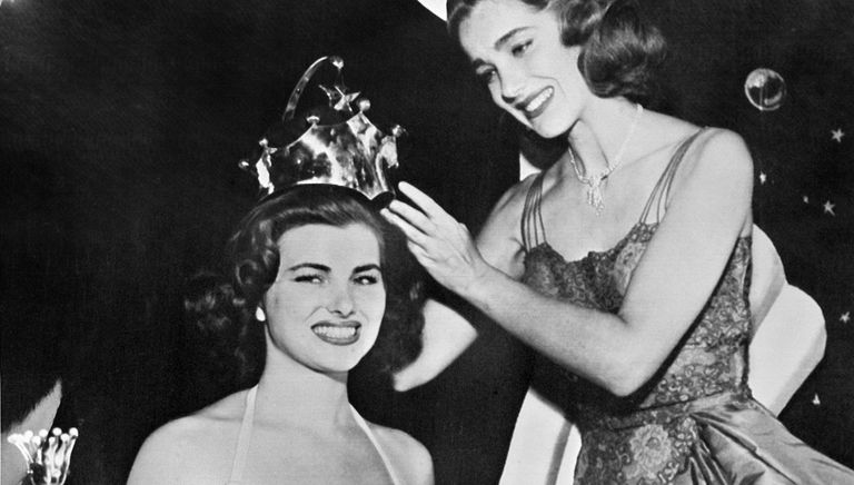 Мисс Вселенная 1953 Кристиан Мартель (Франция) Мисс Вселенная 1953 Кристиан Мартель (Франция)