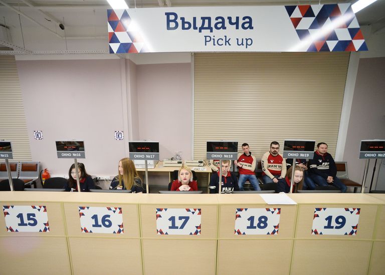 Стойка выдачи паспортов болельщиков Кубка конфедераций FIFA 2017 в казанском центре Стойка выдачи паспортов болельщиков Кубка конфедераций FIFA 2017 в казанском центре
