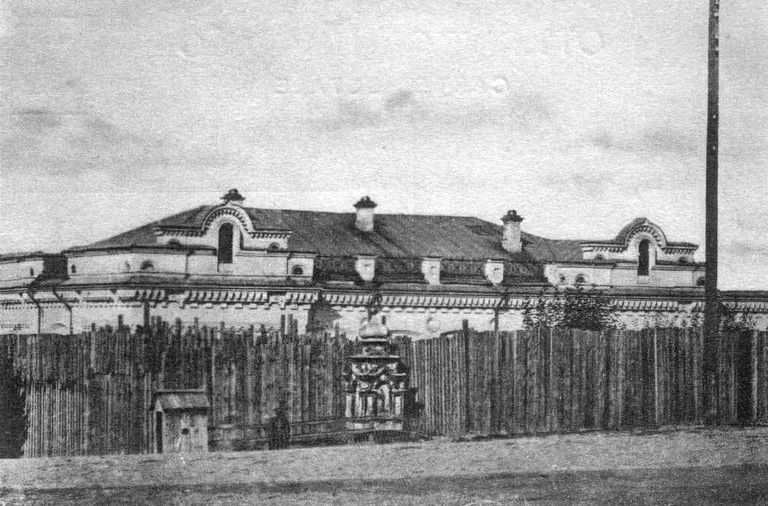 Дом Ипатьева в Екатеринбурге, в подвале которого в ночь с 16 на 17 июля 1918 года был расстрелян вместе с семьей Николай II
