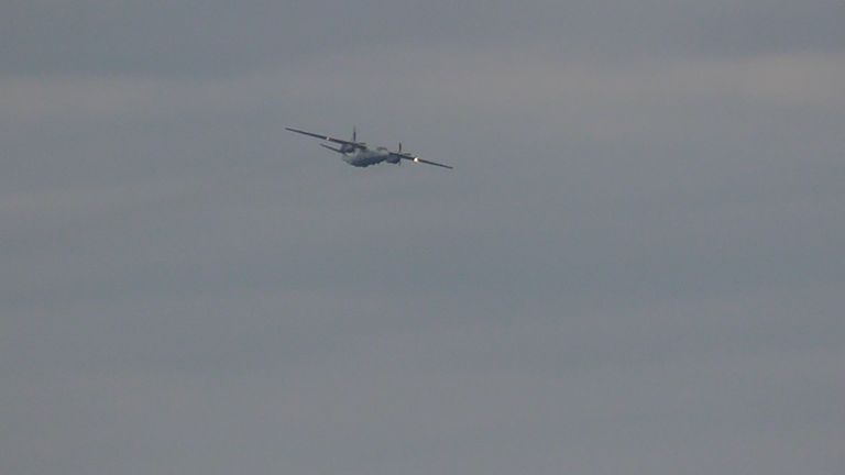 Фото полета украинского Ан-26, якобы обстрелянного с российских буровых вышек