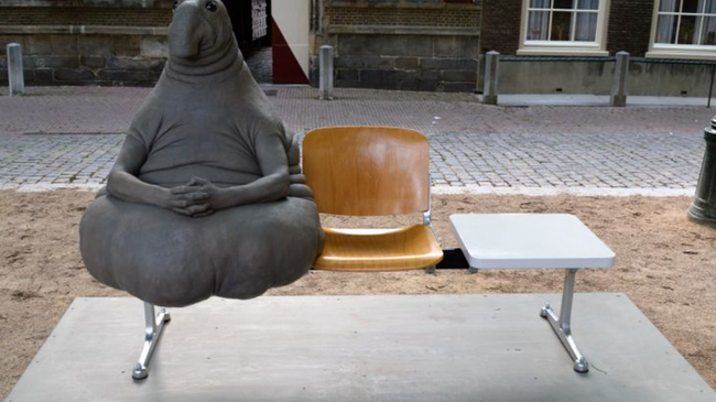 Скульптура Homunculus Loxodontus Маргрит ван Брифорт Скульптура Homunculus Loxodontus Маргрит ван Брифорт