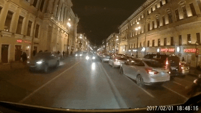 В Петербурге проверяет видео, где такси не пропустило скорую В Петербурге проверяет видео, где такси не пропустило скорую