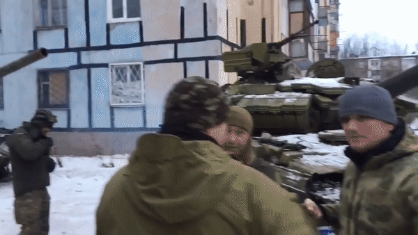 Украинские танки вошли в Авдеевку. Архивное фото Украинские танки вошли в Авдеевку. Архивное фото