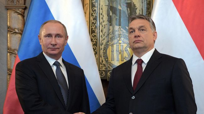 Президент РФ Владимир Путин и премьер-министр Венгрии Виктор Орбан во время встречи в Будапеште. 2 февраля 2017 Президент РФ Владимир Путин и премьер-министр Венгрии Виктор Орбан во время встречи в Будапеште. 2 февраля 2017