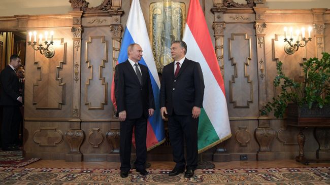 Президент РФ Владимир Путин и премьер-министр Венгрии Виктор Орбан во время встречи в Будапеште. 2 февраля 2017 Президент РФ Владимир Путин и премьер-министр Венгрии Виктор Орбан во время встречи в Будапеште. 2 февраля 2017