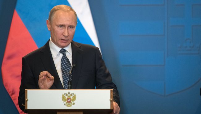 Президент РФ Владимир Путин во время совместной с премьер-министром Венгрии Виктором Орбаном пресс-конференции по итогам встречи в Будапеште. 2 февраля 2017 Президент РФ Владимир Путин во время совместной с премьер-министром Венгрии Виктором Орбаном пресс-конференции по итогам встречи в Будапеште. 2 февраля 2017
