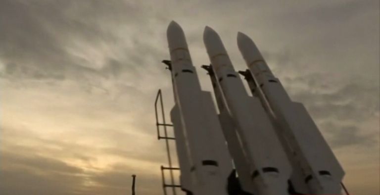 Иранские военные провели учения с использованием ракетных и радарных систем