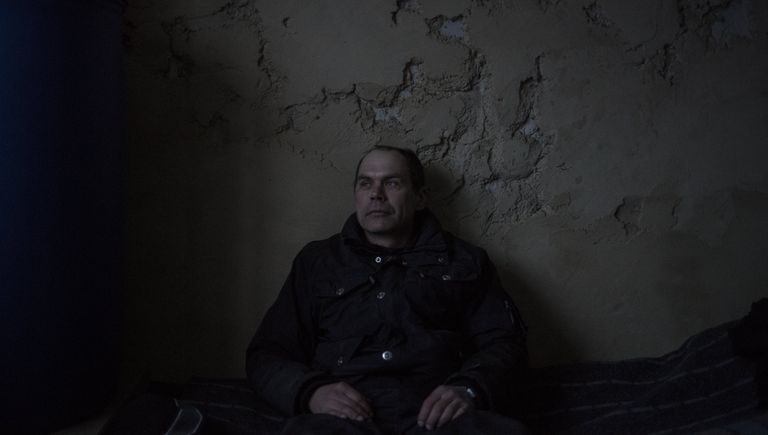 Мужчина в квартире жилого дома в Киевском районе Донецка Мужчина в квартире жилого дома в Киевском районе Донецка