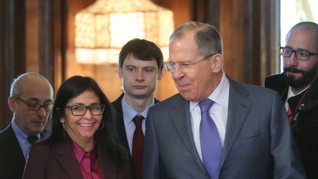 Министр иностранных дел РФ Сергей Лавров и министр иностранных дел Венесуэлы Делси Родригес во время встречи в Москве. 6 февраля 2017. Архивное фото