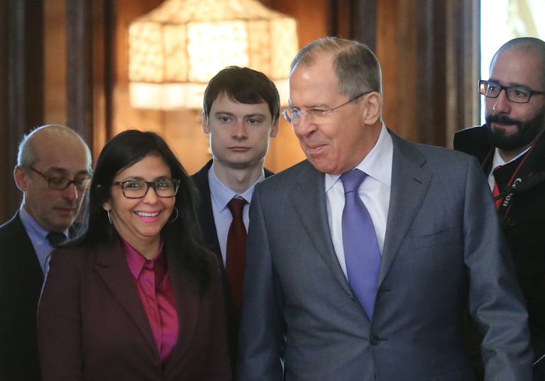 Министр иностранных дел РФ Сергей Лавров и министр иностранных дел Венесуэлы Делси Родригес во время встречи в Москве. 6 февраля 2017 Министр иностранных дел РФ Сергей Лавров и министр иностранных дел Венесуэлы Делси Родригес во время встречи в Москве. 6 февраля 2017