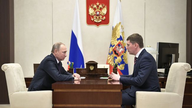 Президент РФ Владимир Путин и временно исполняющий обязанности губернатора Пермского края Максим Решетников. 6 февраля 2017