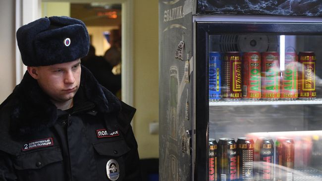 Рейд по выявлению контрафактного алкоголя в Москве. Архивное фото