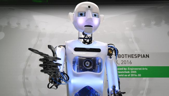 Робот производства Engineered Arts в Музее науки в Лондоне Робот производства Engineered Arts в Музее науки в Лондоне