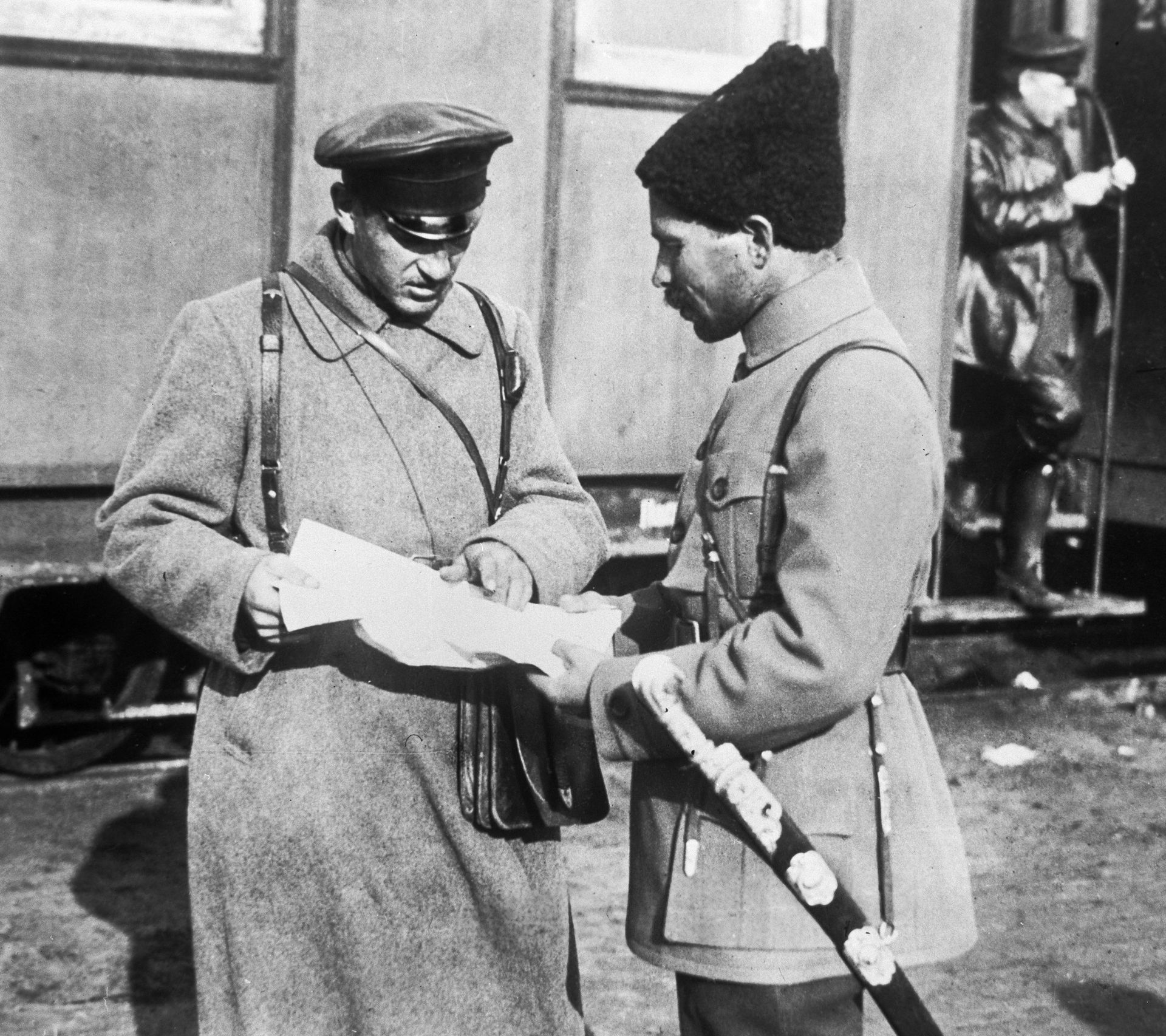 Василий Чапаев и начальник 22-й дивизии К.П. Захаров Василий Чапаев и начальник 22-й дивизии К.П. Захаров - РИА Новости, 1920, 09.10.2025