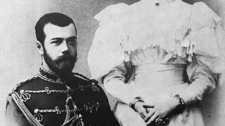Российский император Николай II с супругой Александрой Федоровной Российский император Николай II с супругой Александрой Федоровной