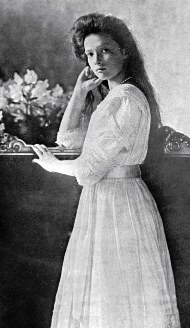 Великая княжна Татьяна - дочь российского императора Николая II Великая княжна Татьяна - дочь российского императора Николая II