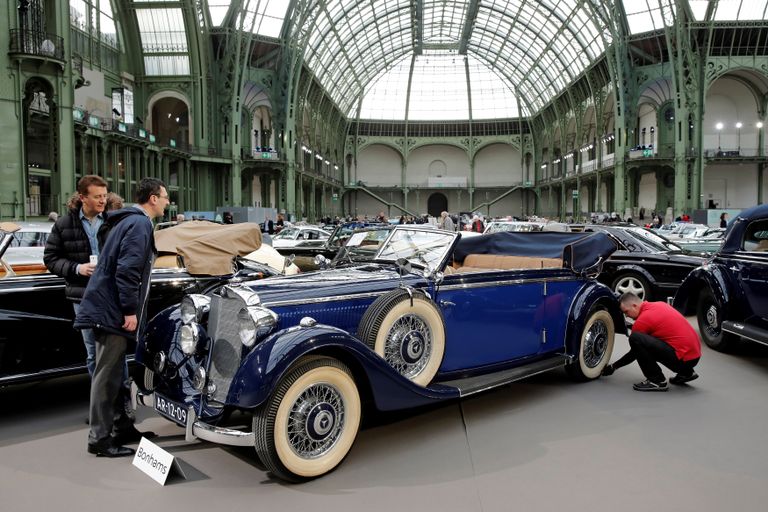 Mercedes-Benz 320 3.2-Litre Cabriolet B на выставке старинных автомобилей аукционного дома Bonhams