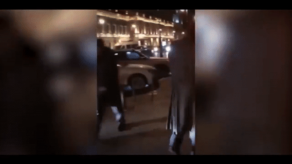 В Москве ГИБДД проверяет видео, где Toyota объезжает пробку по тротуару В Москве ГИБДД проверяет видео, где Toyota объезжает пробку по тротуару