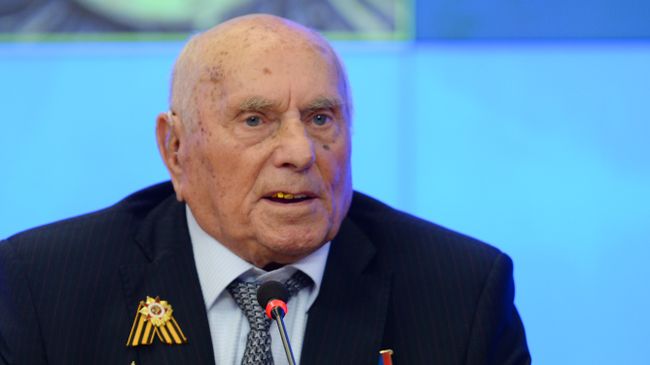 Герой России, разведчик, прототип майора Вихря из одноименного романа Юлиана Семенова, ветеран Великой Отечественной войны Алексей Ботян. Архивное фото Герой России, разведчик, прототип майора Вихря из одноименного романа Юлиана Семенова, ветеран Великой Отечественной войны Алексей Ботян. Архивное фото
