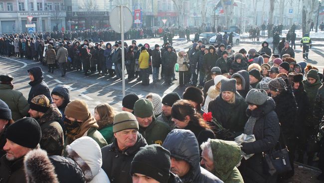 Прощание с командиром батальона ополчения ДНР Сомали Михаилом Толстых (позывной Гиви) в Донецке. 10 февраля 2017