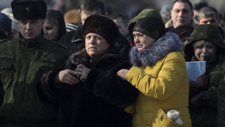 Сестра командира батальона ополчения ДНР Сомали Михаила Толстых (позывной Гиви) Марина Черноволова в Донецке