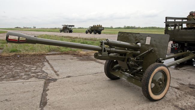Дивизионная пушка ЗИС-3 (образца 1942 года) Дивизионная пушка ЗИС-3 (образца 1942 года)