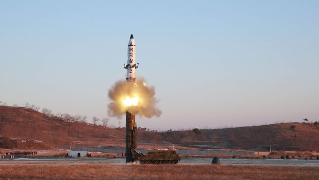 Испытания баллистической ракеты Пуккыксон-2 (Полярная звезда-2) среднего радиуса действия в Северной Корее. 12 февраля 2017 Испытания баллистической ракеты Пуккыксон-2 (Полярная звезда-2) среднего радиуса действия в Северной Корее. 12 февраля 2017