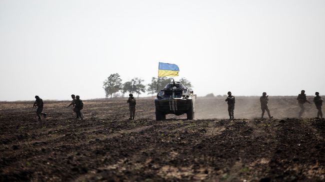 Солдаты ВСУ на востоке Украины. Архивное фото Солдаты ВСУ на востоке Украины. Архивное фото