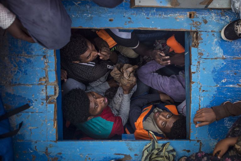 Mediterranean Migration фотографа Mathieu Willcocks занявшего третье место в категории Горячие новости в фотоконкурсе World Press Photo Mediterranean Migration фотографа Mathieu Willcocks занявшего третье место в категории Горячие новости в фотоконкурсе World Press Photo
