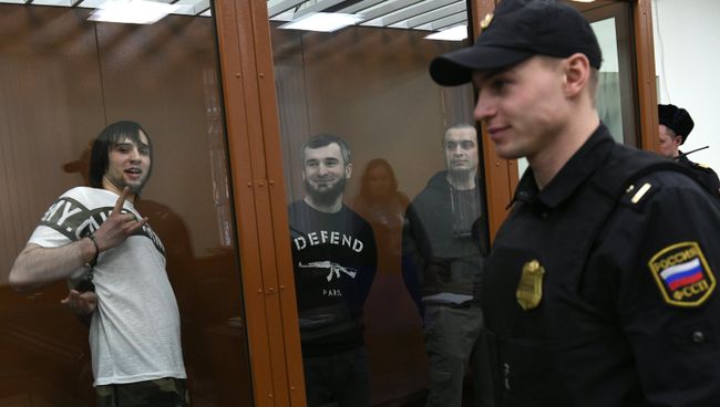 Уроженцы Чечни Мохмад Межидов, Эльман Ашаев и Аслан Байсултанов обвиняемые в подготовке теракта в Москве в 2015 году, на заседании Московского окружного военного суда. 14 февраля 2017 Уроженцы Чечни Мохмад Межидов, Эльман Ашаев и Аслан Байсултанов обвиняемые в подготовке теракта в Москве в 2015 году, на заседании Московского окружного военного суда. 14 февраля 2017