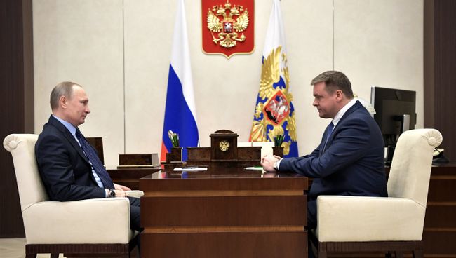 Президент РФ Владимир Путин и временно исполняющий обязанности губернатора Рязанской области Николай Любимов. 14 февраля 2017 Президент РФ Владимир Путин и временно исполняющий обязанности губернатора Рязанской области Николай Любимов. 14 февраля 2017