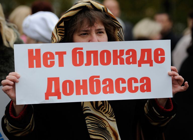 Участники митинга в Донецке, который прошел в День ООН. Собравшиеся обратились к представителям ООН с требованием: активно фиксировать нарушения в результате обстрелов со стороны украинских силовиков Участники митинга в Донецке, который прошел в День ООН. Собравшиеся обратились к представителям ООН с требованием: активно фиксировать нарушения в результате обстрелов со стороны украинских силовиков