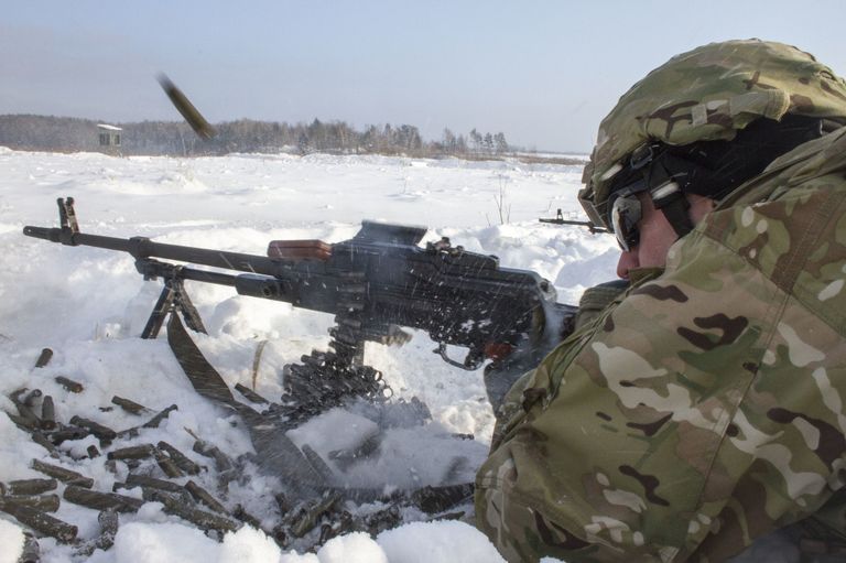Американский военнослужащий во время учений НАТО на Украине