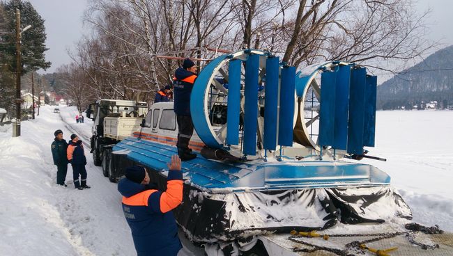 Поиски вертолета Робинсон, потерпевшего крушение и упавшего в Телецкое озеро (Республика Алтай)
