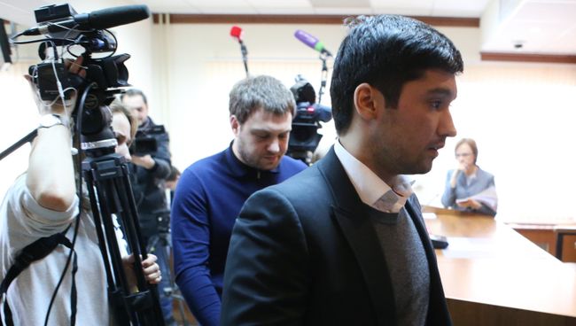 Сын вице-президента Лукойла Руслан Шамсуаров в зале заседаний Мосгорсуда. 15 февраля 2017 Сын вице-президента Лукойла Руслан Шамсуаров в зале заседаний Мосгорсуда. 15 февраля 2017