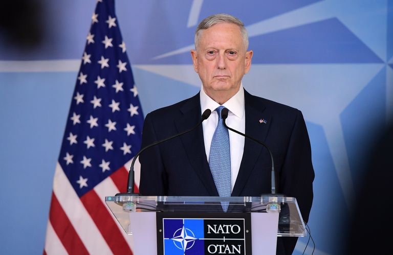 Министр обороны США Джеймс Мэттис на встрече глав военных ведомств стран НАТО в Брюсселе. 15 февраля 2017 Министр обороны США Джеймс Мэттис на встрече глав военных ведомств стран НАТО в Брюсселе. 15 февраля 2017