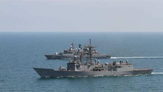 Боевые корабли НАТО в Черном море. Архивное фото Боевые корабли НАТО в Черном море. Архивное фото