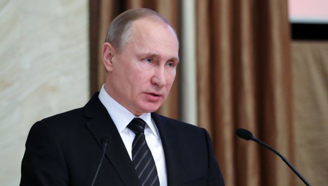 Президент РФ Владимир Путин выступает на заседании коллегии ФСБ. Президент РФ Владимир Путин выступает на заседании коллегии ФСБ.