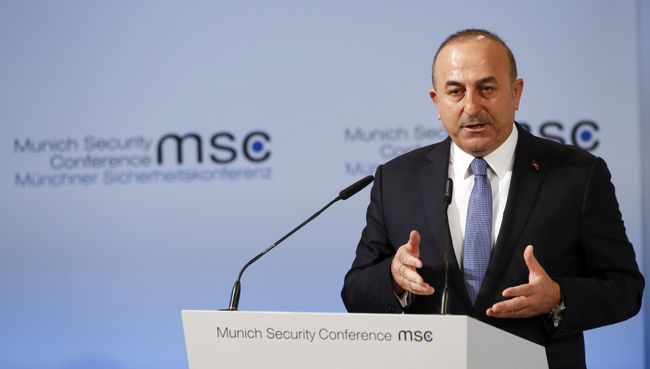 Глава МИД Турции Мевлют Чавушоглу на конференции по безопасности в Мюнхене Глава МИД Турции Мевлют Чавушоглу на конференции по безопасности в Мюнхене
