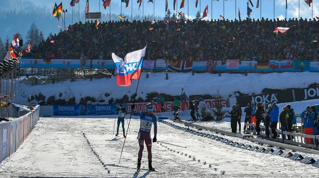 Антон Шипулин (Россия) на финише эстафеты среди мужчин на чемпионате мира по биатлону в австрийском Хохфильцене Антон Шипулин (Россия) на финише эстафеты среди мужчин на чемпионате мира по биатлону в австрийском Хохфильцене