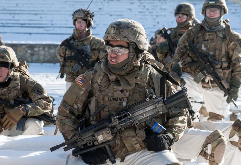 Американские военнослужащие на демонстрации военной техники и вооружения НАТО в Латвии