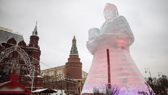Открытие фестиваля Московская масленица на Манежной площади. Архивное фото