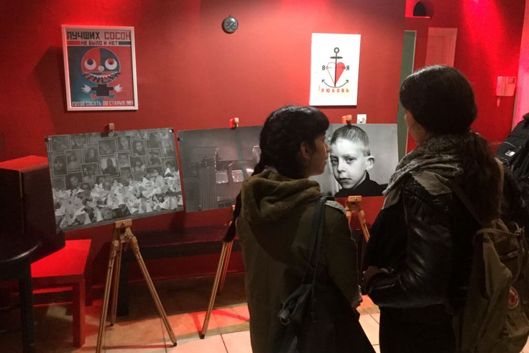Фотовыставка про войну на Донбассе в Афинах Фотовыставка про войну на Донбассе в Афинах